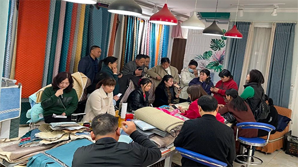 長株潭中心商貿(mào)區(qū)湘潭布藝輕紡市場舉辦第十屆行業(yè)展銷會 長株潭中心商貿(mào)區(qū)湘潭布藝輕紡市場舉辦第十屆行業(yè)展銷會