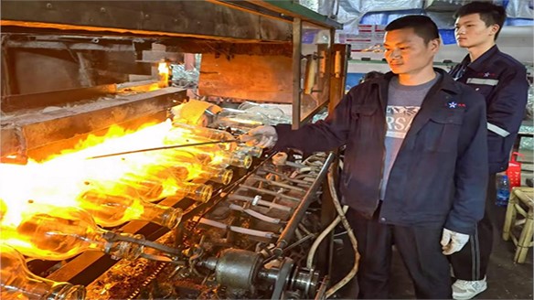 “四化”建設(shè)激發(fā)婁底五江實(shí)業(yè)員工磅礴奮斗力量 “四化”建設(shè)激發(fā)婁底五江實(shí)業(yè)員工磅礴奮斗力量